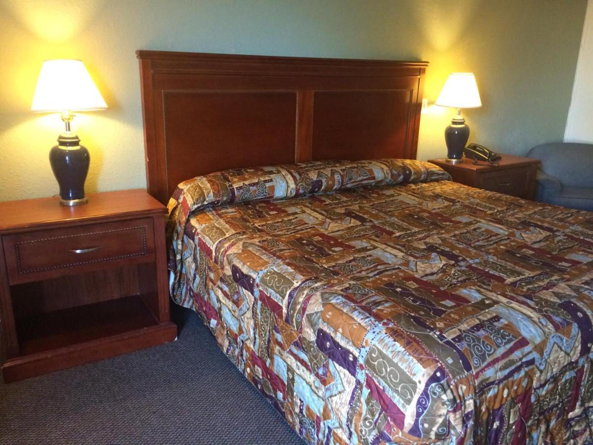 Rest Inn - Extended Stay, I-40 Airport, Wedding & Event Center Amarillo Dış mekan fotoğraf