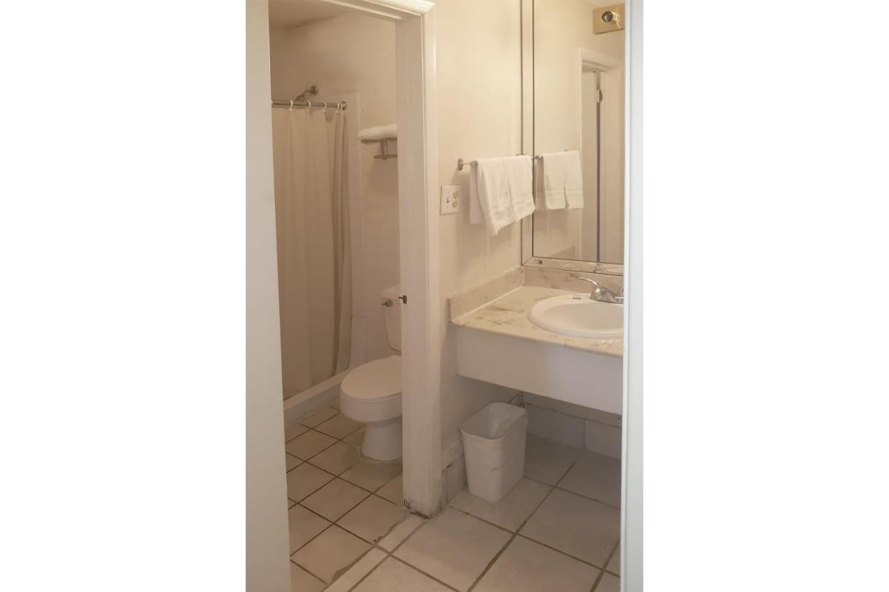 Rest Inn - Extended Stay, I-40 Airport, Wedding & Event Center Amarillo Dış mekan fotoğraf