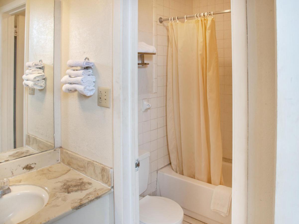 Rest Inn - Extended Stay, I-40 Airport, Wedding & Event Center Amarillo Dış mekan fotoğraf