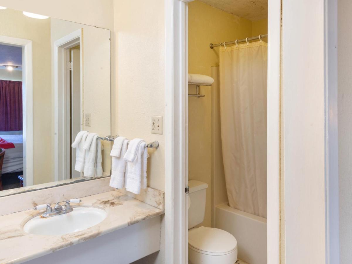 Rest Inn - Extended Stay, I-40 Airport, Wedding & Event Center Amarillo Dış mekan fotoğraf